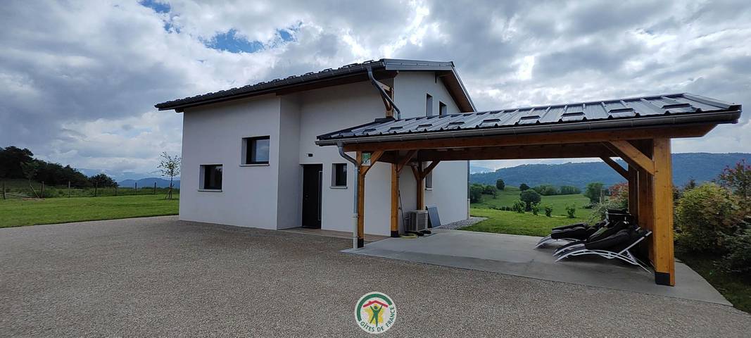 Gîte pour 8 personnes, avec Terrasse et Jardin dans Velanne
