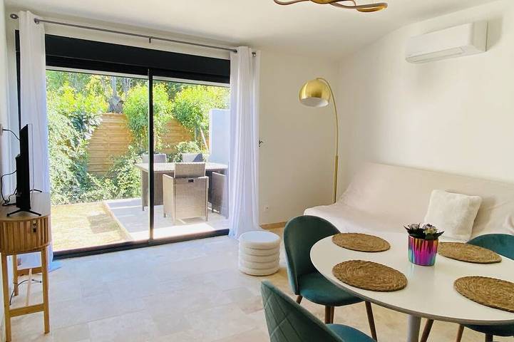 Location de vacances pour 4 personnes à Nans-les-Pins