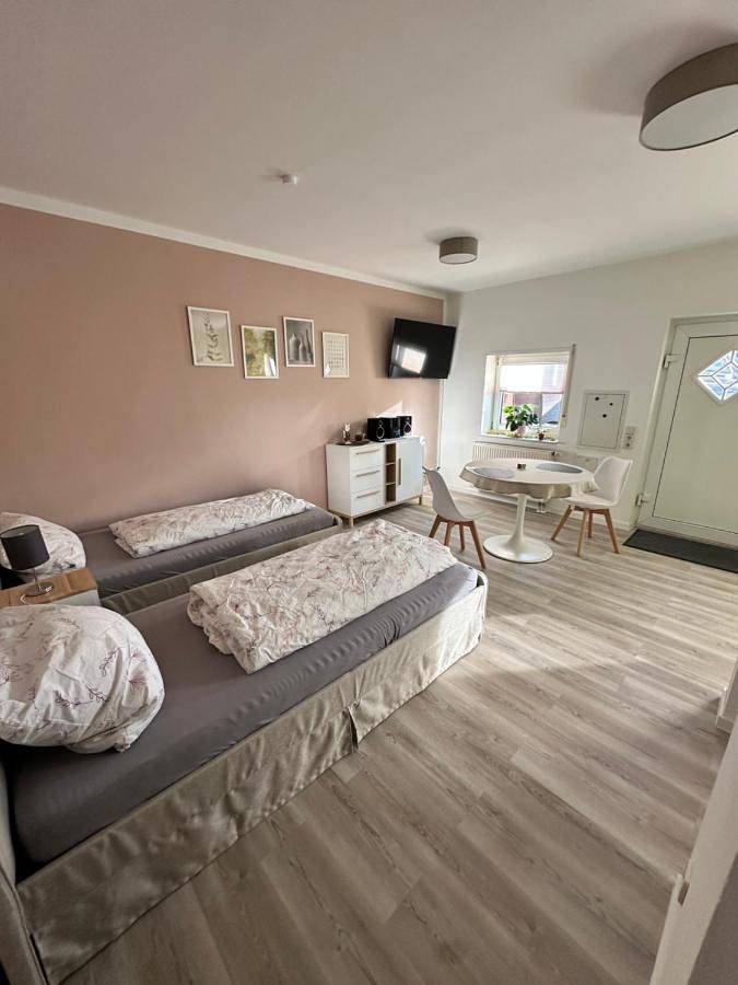 Gîte pour 3 personnes, avec terrasse et jacuzzi, animaux acceptés à Neckarsteinach