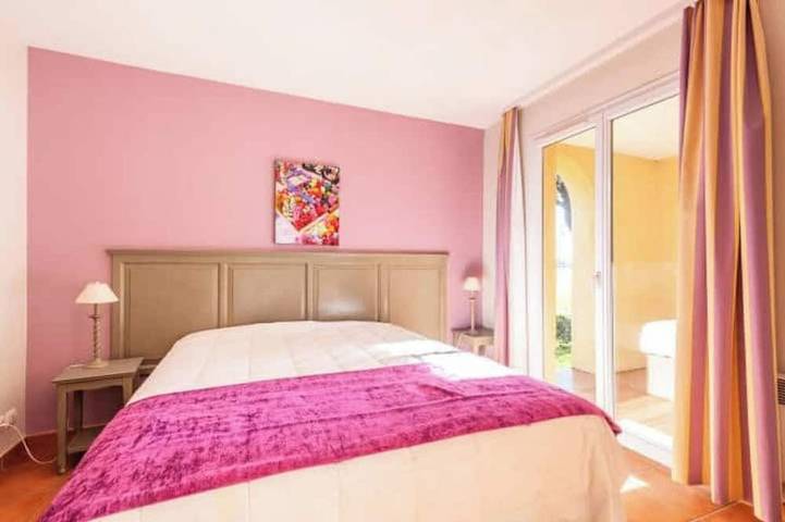 Apartamento entero, In Provence, on an estate dedicated to sports and leisure. in Mallemort, Region de Arles