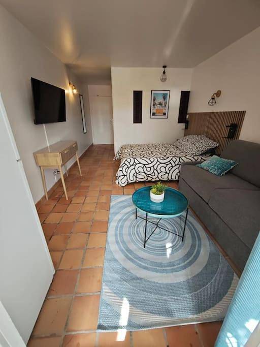 Gîte pour 4 personnes, avec vue ainsi que piscine et terrasse, animaux acceptés dans Anse de Tartane - 4