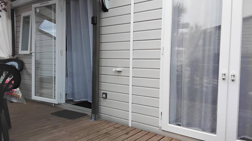 Camping pour 4 personnes, avec terrasse ainsi que jacuzzi et piscine, adapté aux familles à Sète - 3