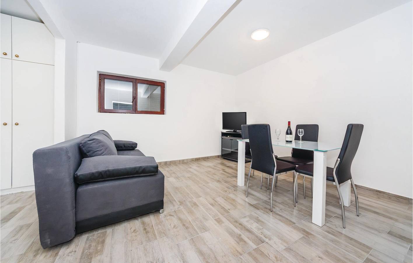 Cijeli apartman za odmor, Apartman za odmor za 4 osoba s terasa in Općina Sveti Filip i Jakov, Zadarska županija
