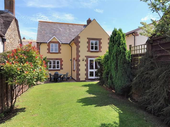 Cottage for 6 people, with garden in Charmouth