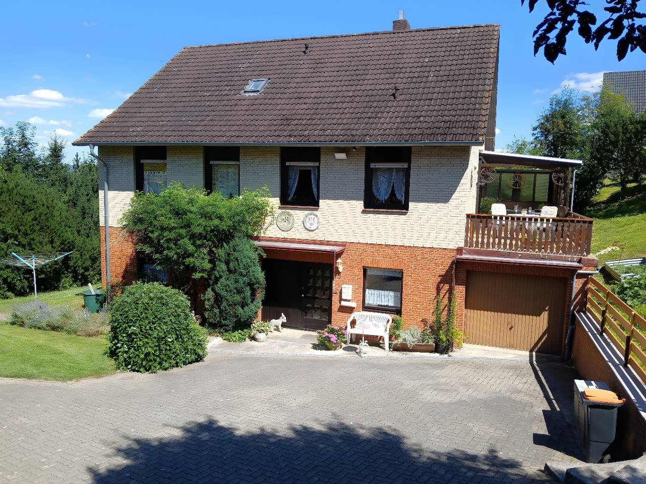 Ganze Wohnung, Apartment „Fewo Waldblick“ mit Naturgarten, privater Terrasse ,W-Lan ab Ende August verfügbar in Salzhemmendorf, Hannover und Umgebung