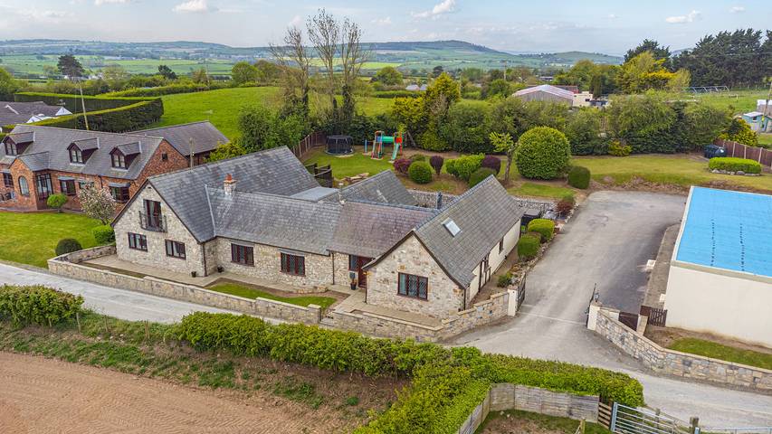 Holiday rental for 16 people, with Garden in Flintshire