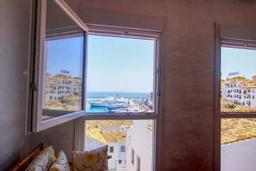 Apartment for 8 People in Nueva Andalucía, Costa del Sol, Photo 4