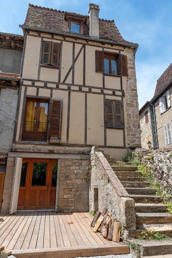 Appartement entier, Logis face à l'Abbatiale in Beaulieu-sur-Dordogne, Région de Brive-la-Gaillarde