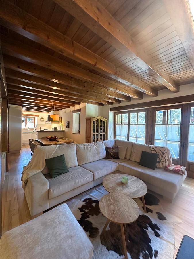 Apartamento para 7 personas, con jardín además de vistas y balcón en Arties