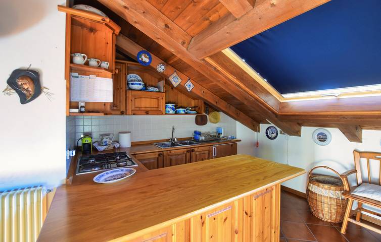Ganze Ferienwohnung, Gemütliches Apartment mit Terrasse und Parkplatz, in der Nähe von Fluss und Restaurants in San Vito di Cadore, Dolomiti Superski