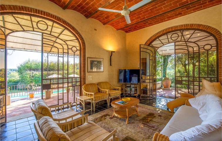 Cozy 350sqft Apartment with Pool & Internet near Restaurant in Fucecchio, Province de Florence