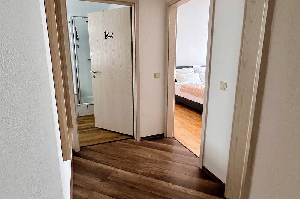 Ganze Wohnung, Fewo Lahneck - 10 min bis Koblenz. Für Aktiv-oder Erholungsurlaub am Mittelrhein in Lahnstein, Osteifel