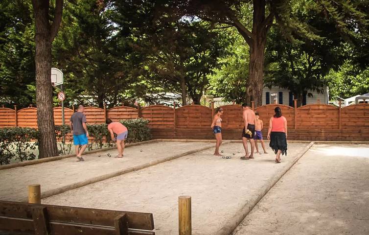 Camping pour 4 personnes, avec terrasse, animaux acceptés à Sérignan - 4