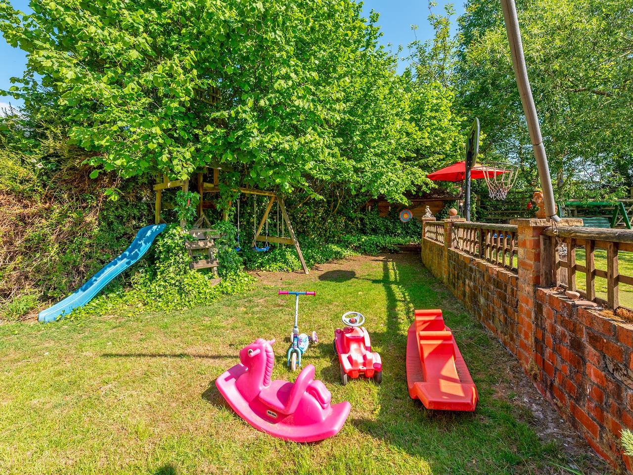 Squirrel Barn - Family Getaway | Pass the Keys in Stafford, Staffordshire