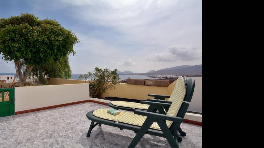 Appartement de vacances pour 3 personnes, avec Vue sur l’océan ainsi que Terrasse et Jardin à Haría