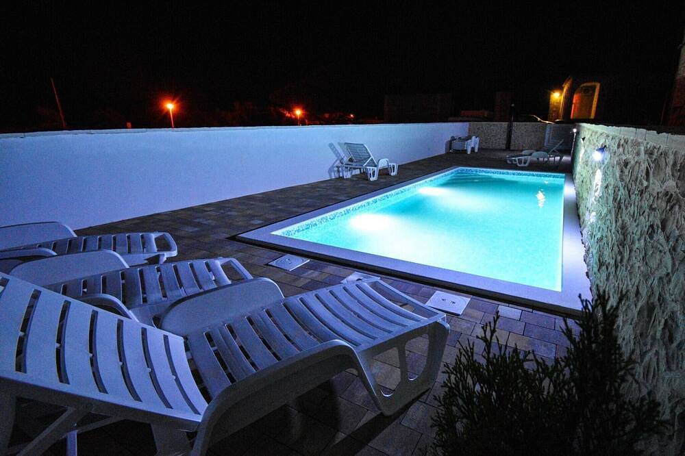 Appartamento vacanze a Vir a partire da 72€ a notte