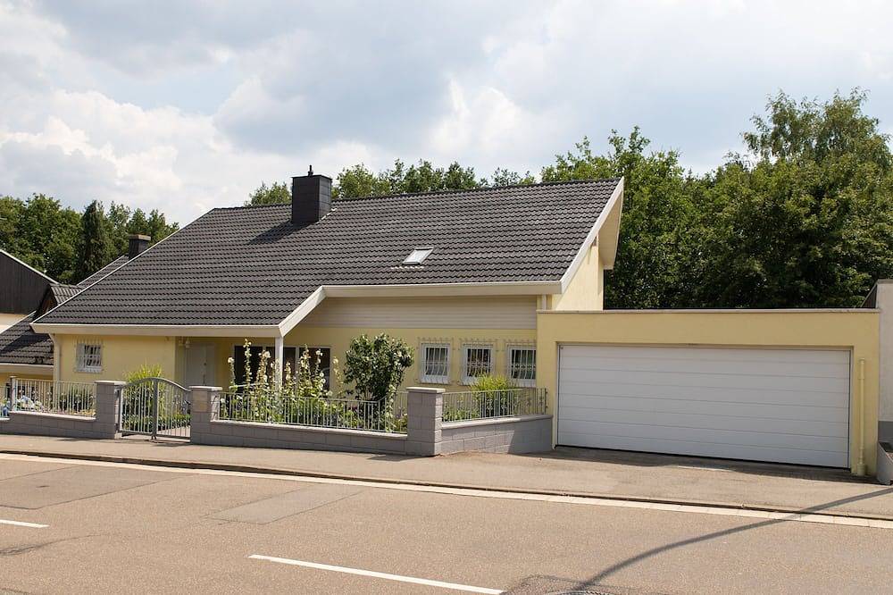 Holiday house Juliane - a wonderful view into the Palatinate Forest in Pirmasens, Landkreis Südwestpfalz