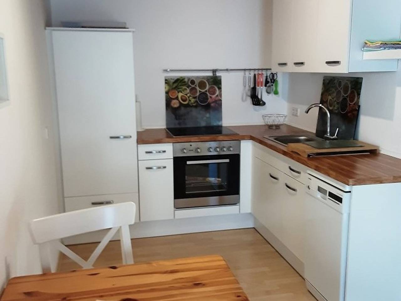 Ganze Ferienwohnung, Haus Hardt - Souterrain-Ferienwohnung mit ca. 36 qm, 1 Wohnschlafbereich, max. für 2 Personen in Bodman-Ludwigshafen, Obersee (Bodensee)