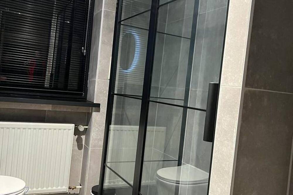 Ganze Wohnung, Neu renovierte moderne Wohnung bei Winterberg in Hildfeld, Winterberg