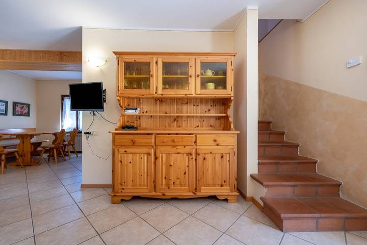 Entire apartment, Farmhouse 'Agriturismo Val D' Egoi App 3' with Mountain View, Shared Garden and Wi-Fi in Tremosine, Garda Mountains