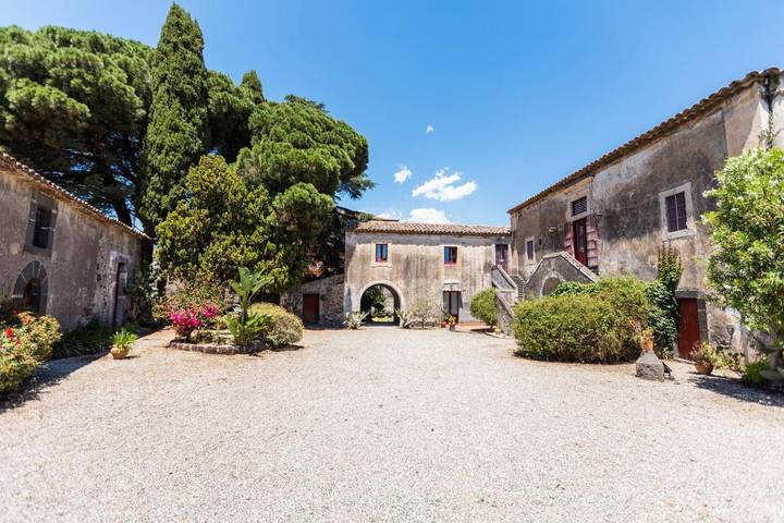 Villa per 16 persone, con Balcone e Terrazza nonché Giardino e Panorama a Viagrande