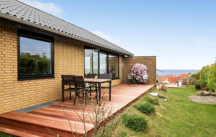 Ferienhaus für 6 Personen, mit Terrasse und Garten in Svaneke - 3