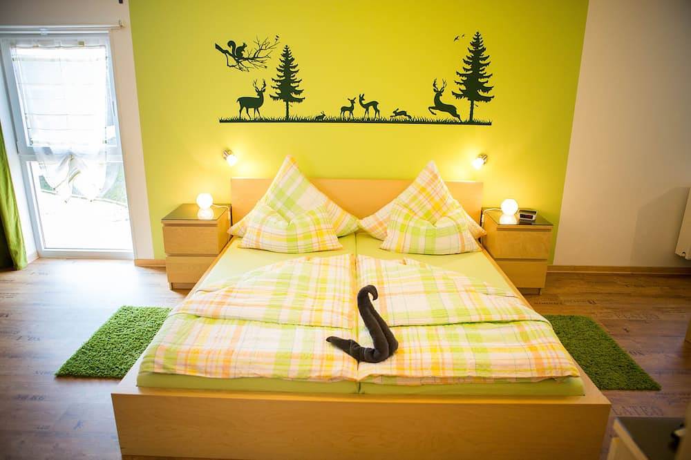 Ganze Wohnung, Waldzimmer - Liebevoll ausgestattetes Apartment in der Nähe Musikhaus Thomann in Burgebrach, Steigerwald