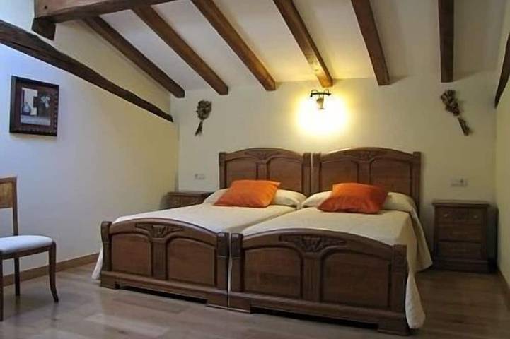 Casa Martikonea for 16 people in Basaburua, Navarra Province