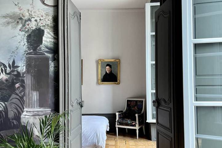 Entire apartment, Beautiful 2-room apartment, 65 m², 17th-century townhouse in Clermont-Ferrand, Volcans d'Auvergne Regional Nature Park