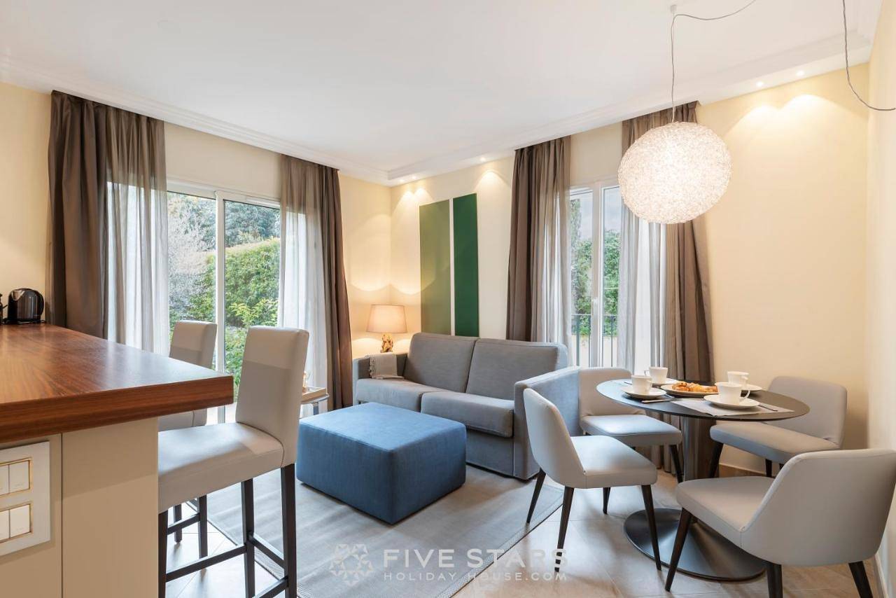 Appartement entier, Apartment with Garden View in Saint-Jean-Cap-Ferrat, Côte méditerranéenne (France)