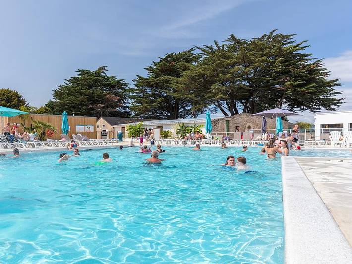 Camping voor 4 personen, with Terras and Kinderzwembad as well as Sauna in Carnac
