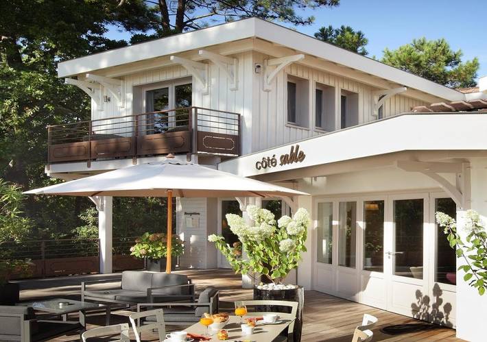 Hôtel pour 4 personnes, avec Jacuzzi ainsi que Terrasse et Jardin