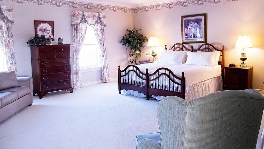 Vacation house for 20 people, with yard in Ohio