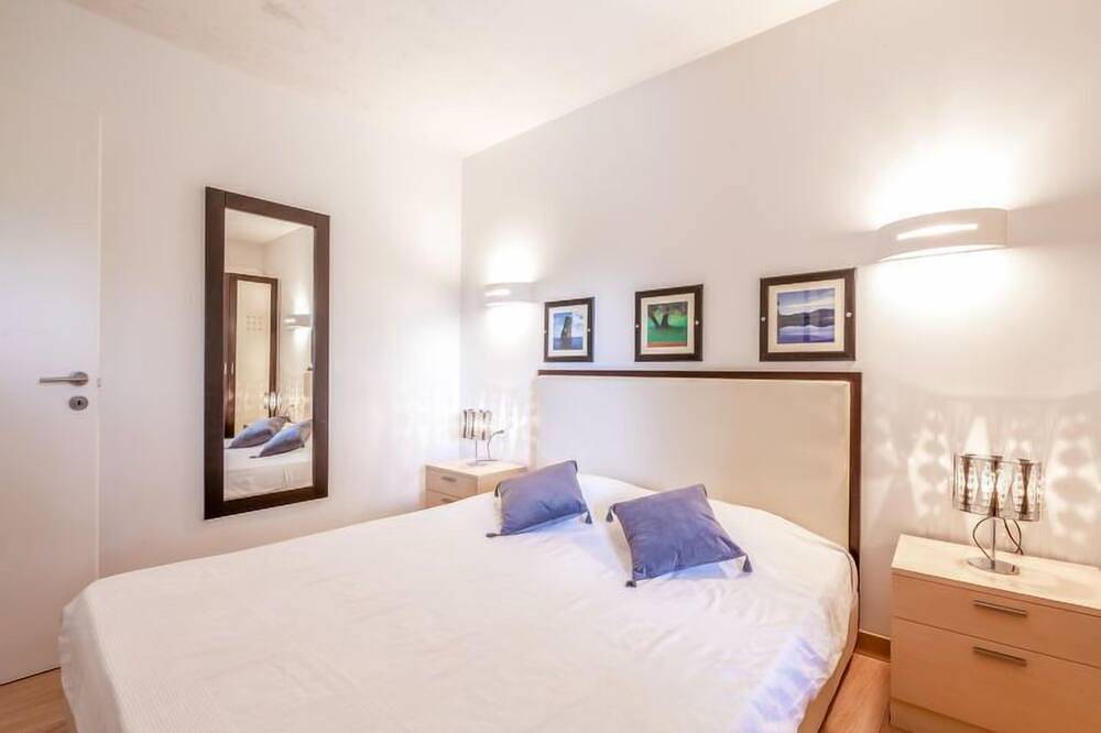 Appartamento intero, Cala Sultana by Interhome in Santa Giulia, Porto Vecchio