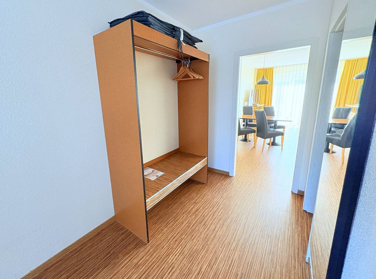 Ganze Wohnung, Ferienwohnung 46 – Helles Erdgeschossapartment mit Wlan und Terrasse in Buschvitz, Bergen auf Rügen und Umgebung