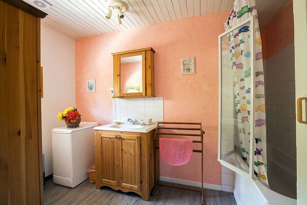 Le Lilas Blanc 6 à 7 Personnes in Villelaure, Regionaler Naturpark Luberon