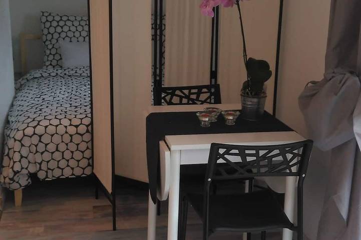 Gîte pour 3 personnes, avec terrasse et jardin à Nieul-sur-Mer - 2