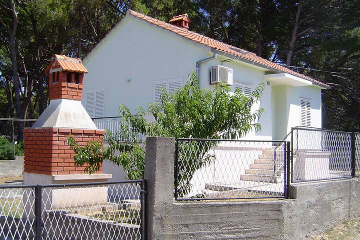 Casa de dos habitaciones en la playa Susica, Ugljan K-9664 in Ugljan, Isla de Ugljan
