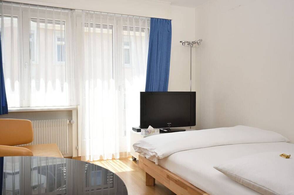 Geheel appartement, City-Studio - sweet and modest (Crown 14) in Zürich, Zürich (district)