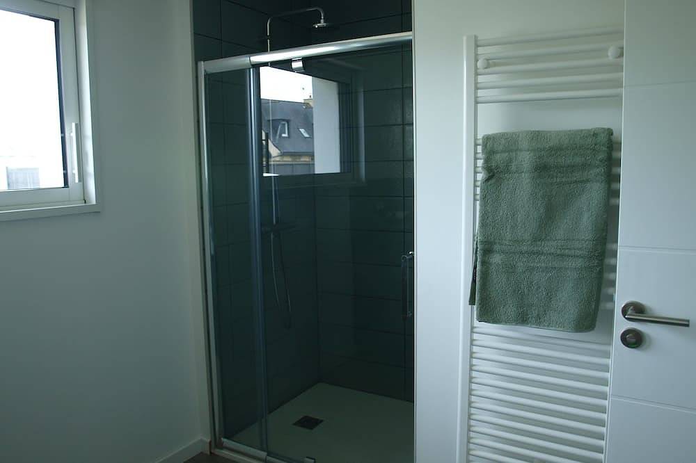 Île-Grande - Renovated 3★ gîte with enclosed garden & walking beach. Pets welcome! in Île-Grande, Pleumeur-Bodou