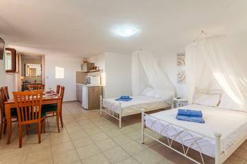 Glamping for 3 People in Messenian Gulf, Peloponnese region, Photo 3