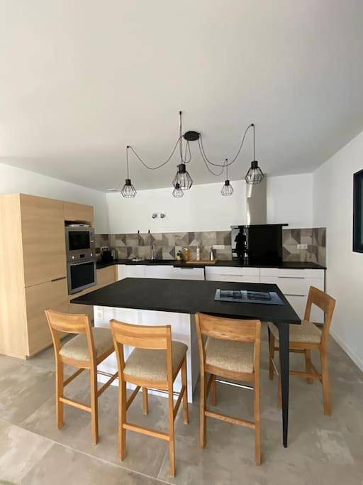 Location de vacances pour 6 personnes, avec jardin à Saint-Laurent-des-Arbres - 3