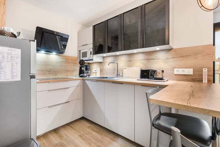 Gîte pour 4 personnes, avec terrasse et piscine dans Plage de La Roquille - 3