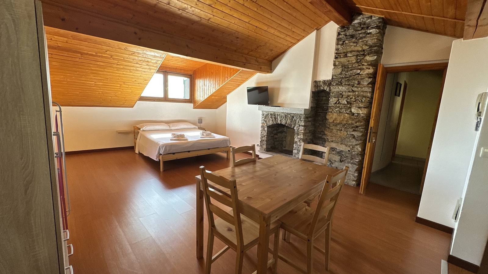 Entire apartment, Holiday apartment for 2 people in Viggiona, Trarego Viggiona