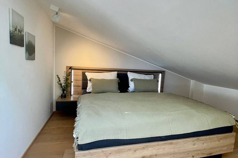 Geheel appartement, Modern loft for 6 with mountain views | Bad Ischl in Salzkammergut Mountains, Bad Ischl