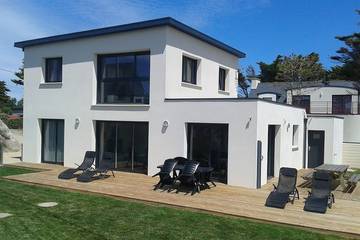 Gîte pour 8 personnes, avec jacuzzi ainsi que jardin et terrasse, animaux acceptés dans Plage de Neiz Vran