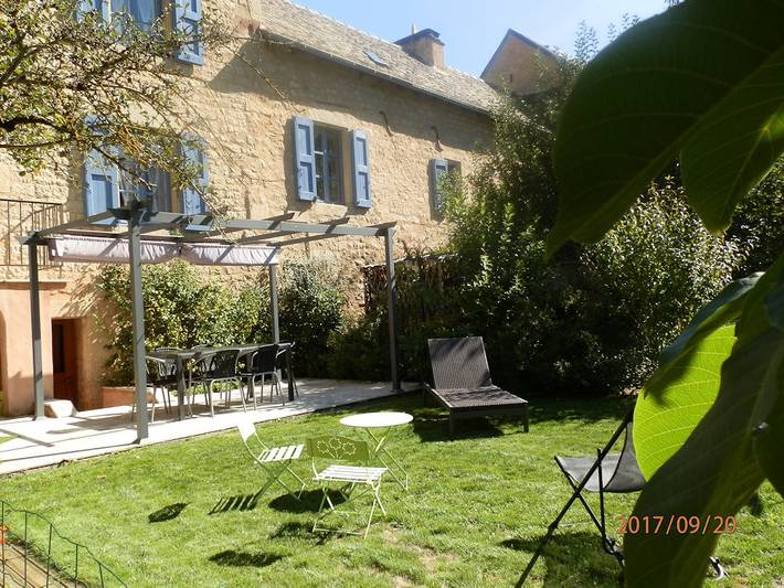 Gîte pour 6 personnes, avec jardin ainsi que piscine et balcon à Salles-la-Source - 2