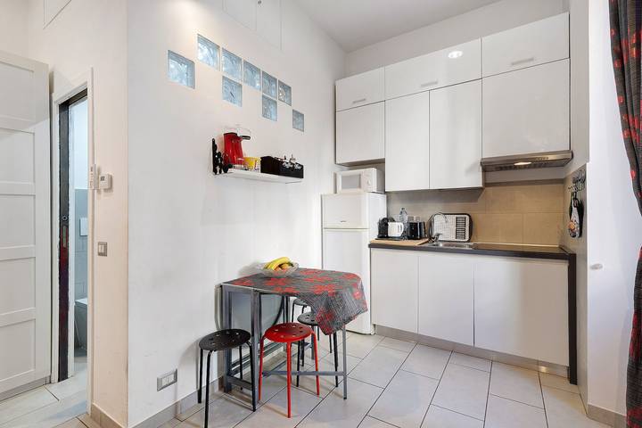 Ganze Wohnung, Ferienwohnung 'La Perla Del Colosseo' mit WLAN und Klimaanlage in Rom Zentrum, Rom