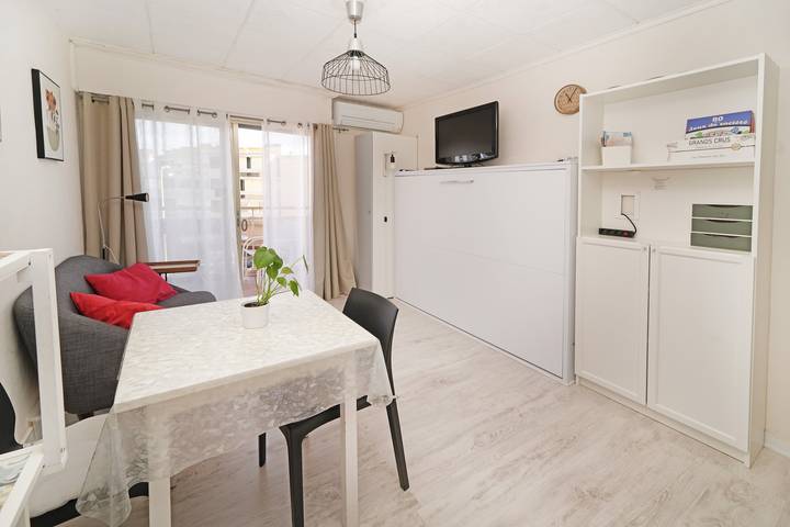 Gîte pour 2 personnes, avec balcon et vue sur le lac dans Casino de Balaruc - 2