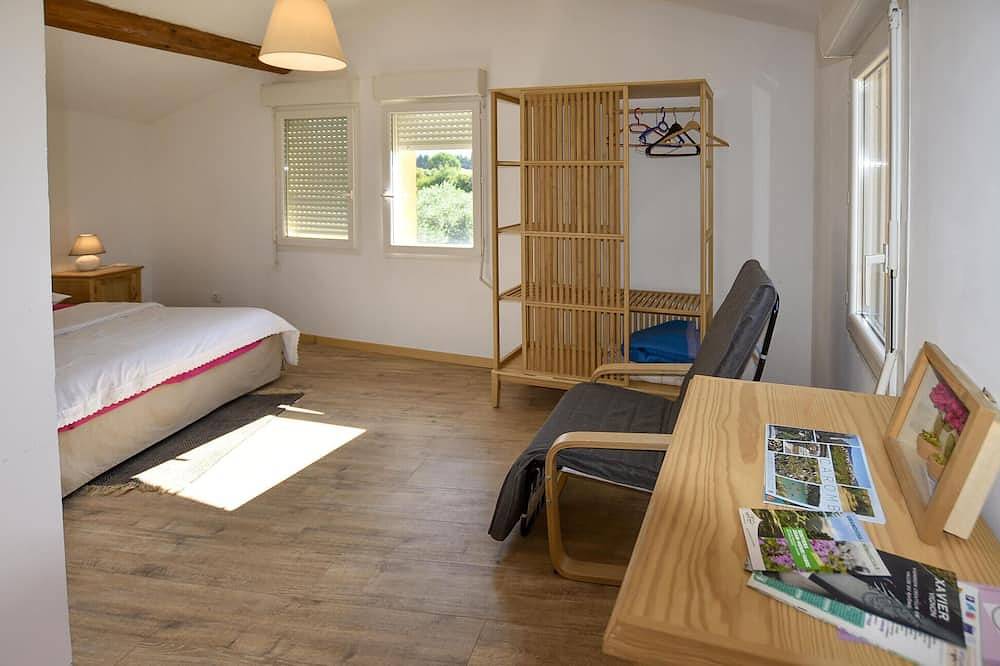 Hermosa casa de 1 dormitorio en Caromb in Caromb, Parque natural regional del Mont Ventoux